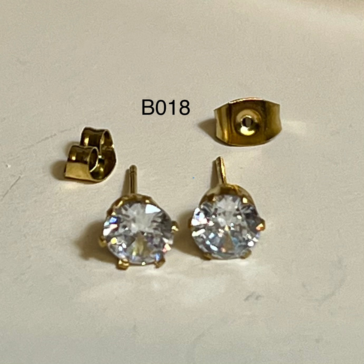 Boucles d’Oreilles en Acier Inoxydable B018 – Doré ou Argenté | Hypoallergéniques et Résistantes à l’Eau