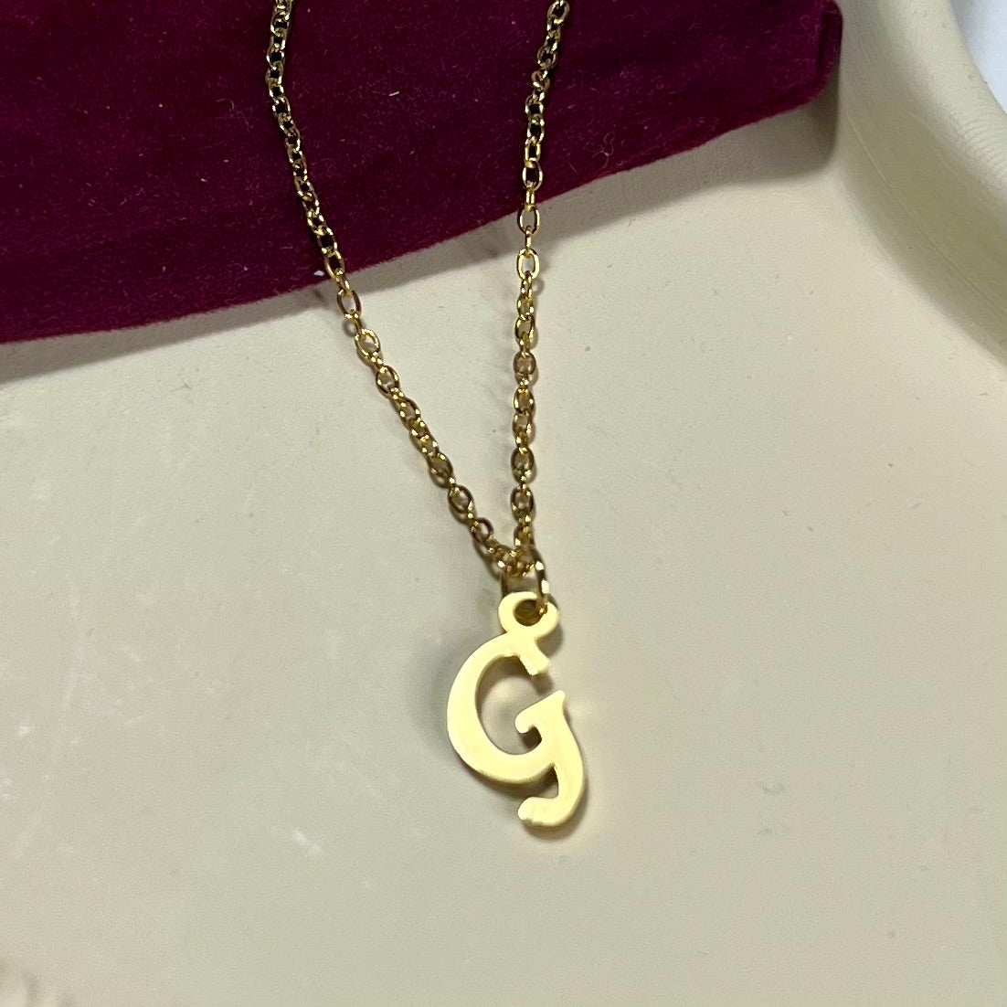 Collier Lettre Initiale en Acier Inoxydable – Doré ou Argenté | Cadeau Personnalisé à Petit Prix