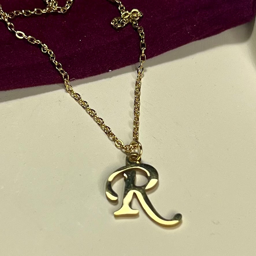 Collier Lettre Initiale en Acier Inoxydable – Doré ou Argenté | Cadeau Personnalisé à Petit Prix