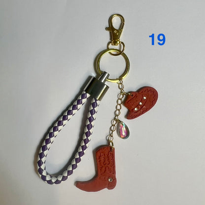 ✨ Bijou de Sac et Porte-Clés Fantaisie – Accessoire Tendance avec Breloques