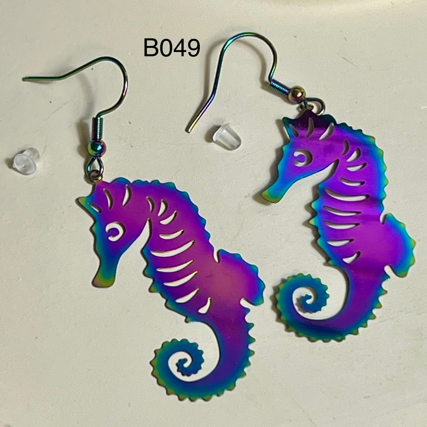 Boucles d’Oreilles en Acier Inoxydable B049 – Holographique | Hypoallergéniques et Résistantes à l’Eau
