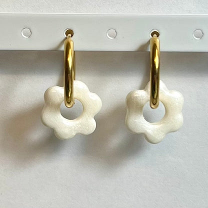 Pampilles interchangeables Mini Flora (15mm)– Paires de mini fleurs en pâte polymère (sans créoles)