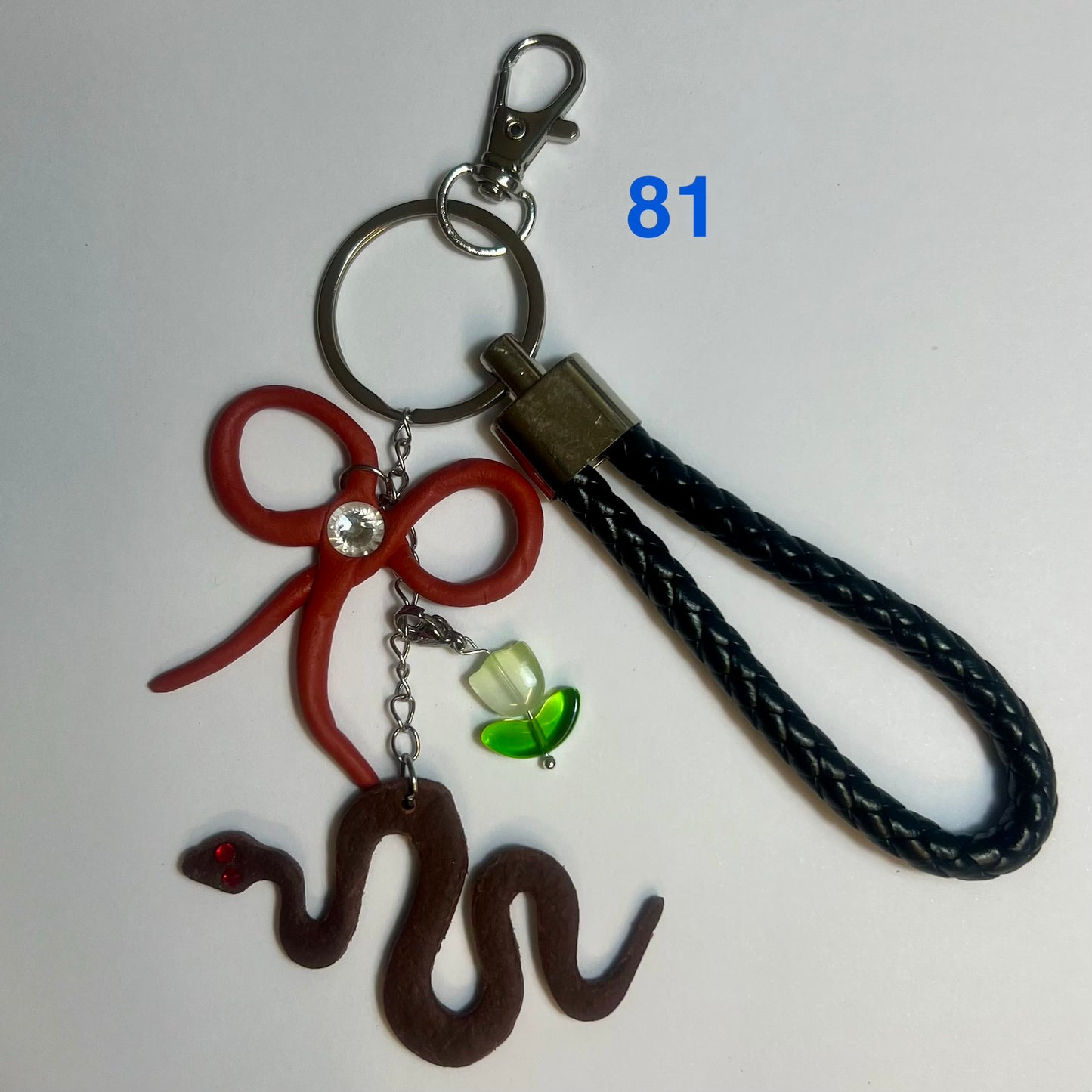 ✨ Bijou de Sac et Porte-Clés Fantaisie – Accessoire Tendance avec Breloques