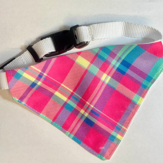 Bandana B002 pour Chien et Chat Réglable – Foulard Animal Coloré avec Anneau pour Médaille