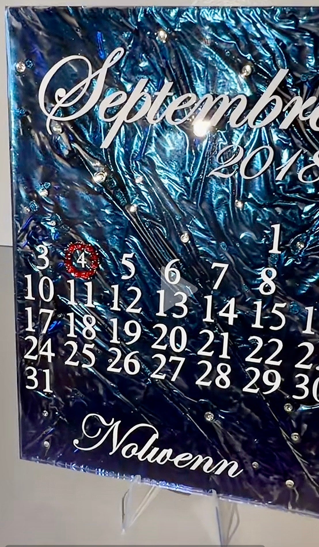 Plaque Plexiglas Personnalisée Calendrier – Cadeau Date Spéciale avec Strass et Résine | Format 10x15 cm