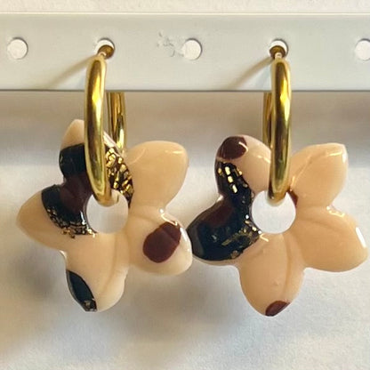 Pampilles Moana (25mm) – Fleurs de tiaré en pâte polymère (vendues par paires, sans créoles)