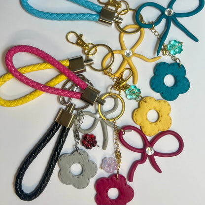 ✨ Bijou de Sac et Porte-Clés Fantaisie – Accessoire Tendance avec Breloques