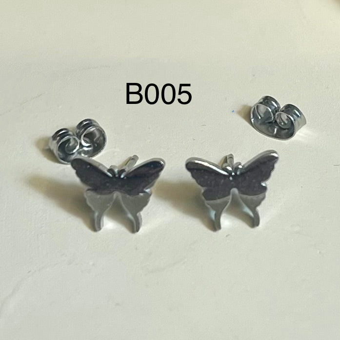 Boucles d’Oreilles en Acier Inoxydable B005 – Doré ou Argenté | Hypoallergéniques et Résistantes à l’Eau