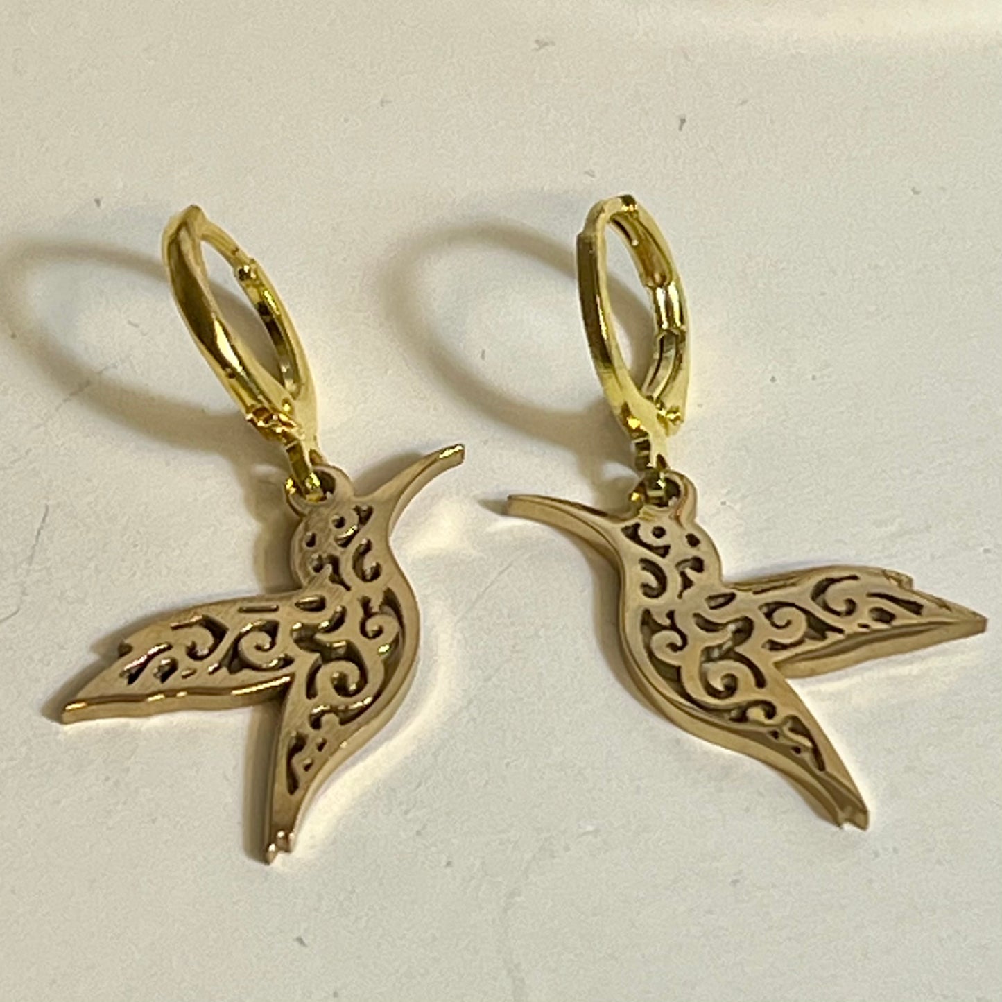 Boucles d’Oreilles en Acier Inoxydable B034 – Doré ou Argenté | Hypoallergéniques et Résistantes à l’Eau
