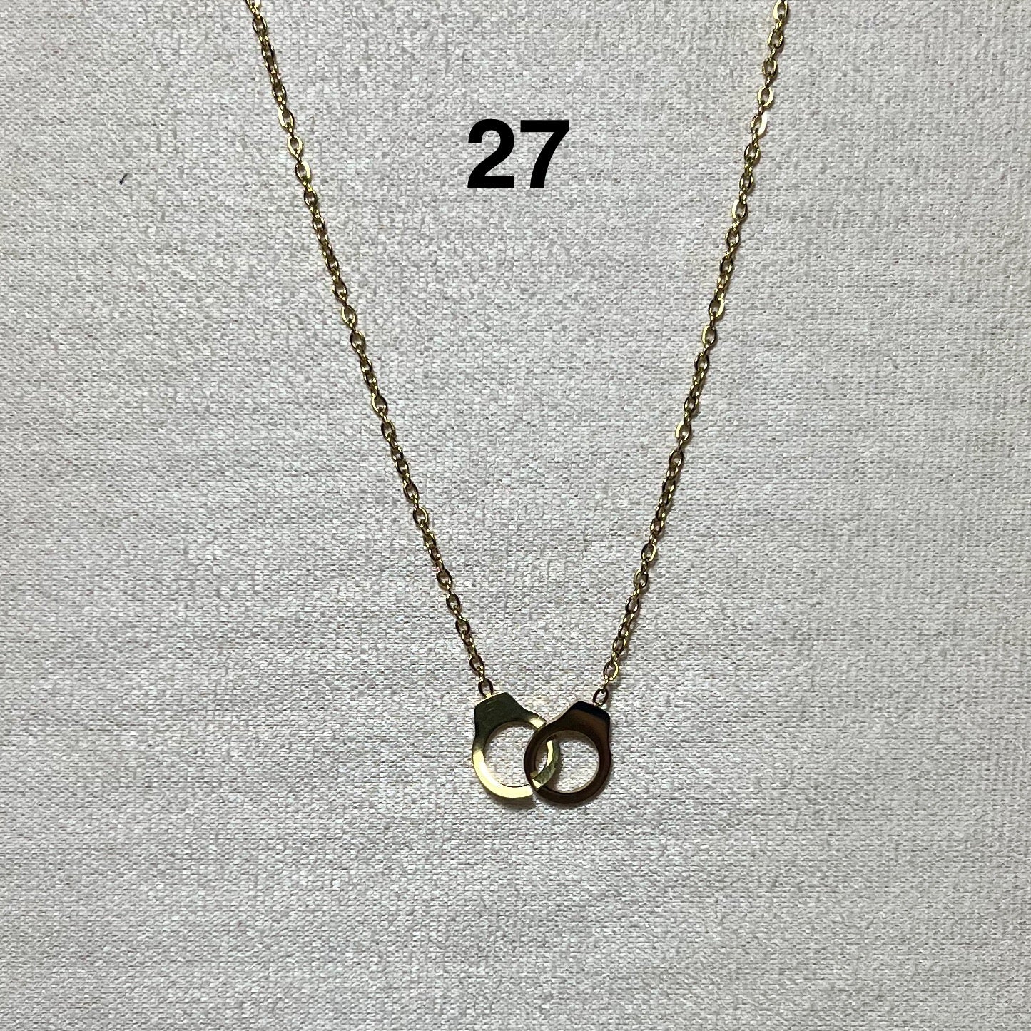 Collier Doré en acier inoxydable N° 27 (46cm+ 4cm) – Ajustable, hypoallergénique et résistants à l’eau