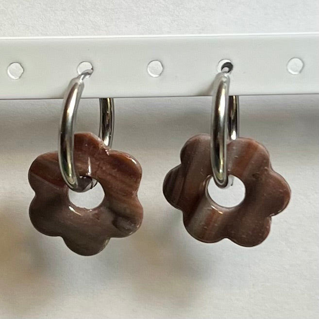 Pampilles Flora (20mm) – Paires de fleurs en pâte polymère (sans créoles)