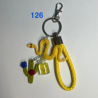 ✨ Bijou de Sac et Porte-Clés Fantaisie – Accessoire Tendance avec Breloques