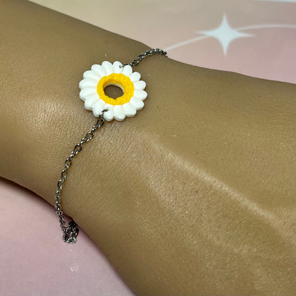 Bracelet Margot – Marguerite en pâte polymère et chaîne en acier inoxydable
