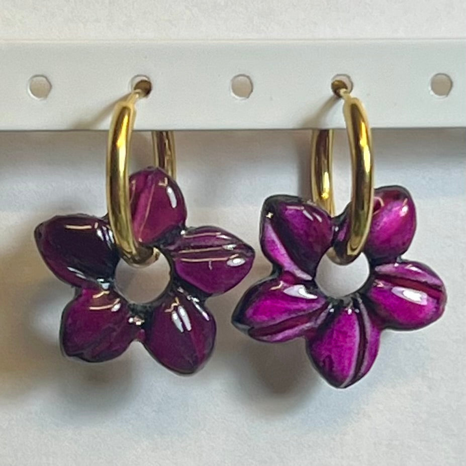 Pampilles Moana (25mm) – Fleurs de tiaré en pâte polymère (vendues par paires, sans créoles)