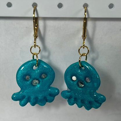 Boucles d'Oreilles Poulpy – Bijou marin fait main en acier inoxydable et pâte polymère métallisée (4 coloris)