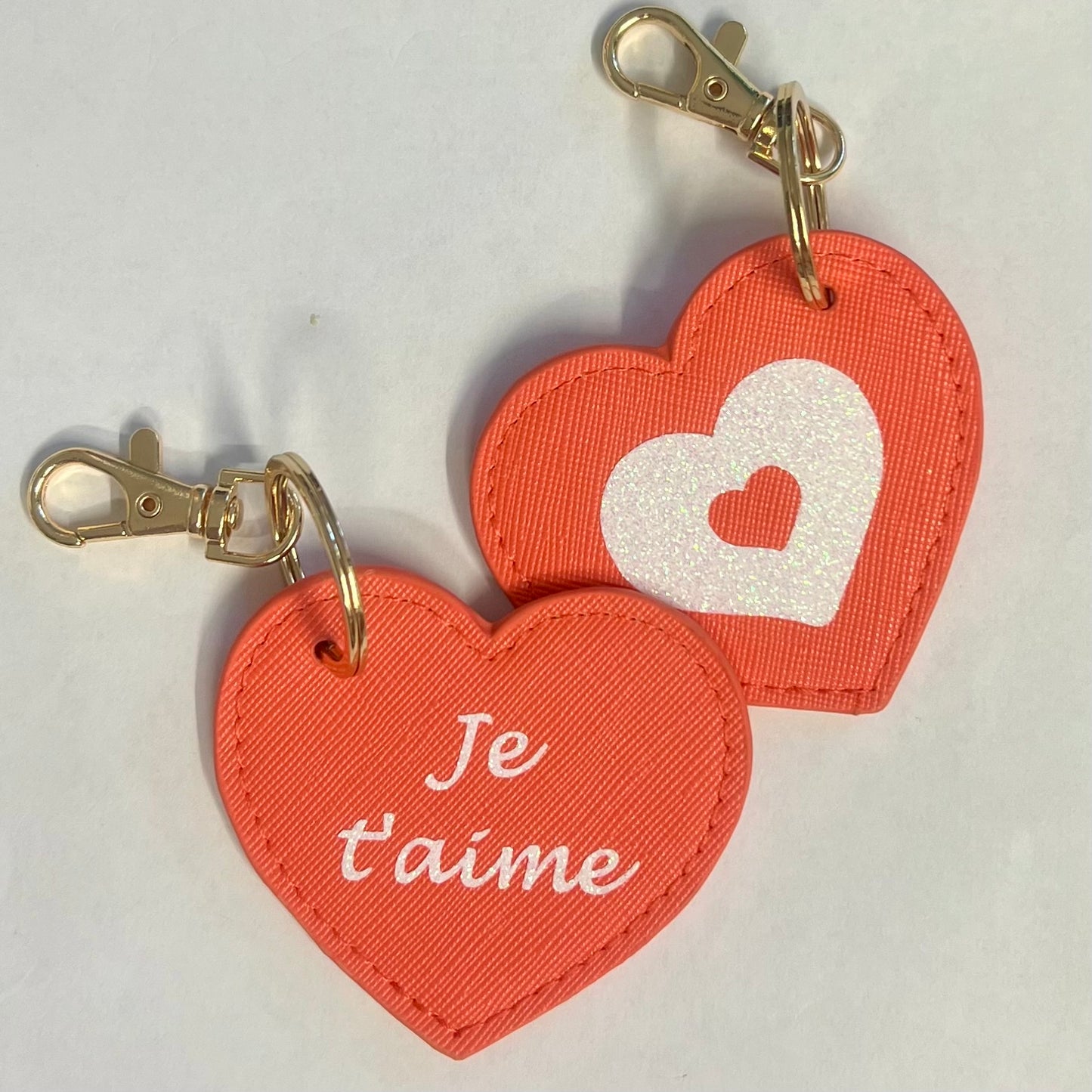 Porte-Clés Cœur “Je t’aime” en Simili Cuir – Bijou de Sac et Porte-Clés Mousqueton Doré