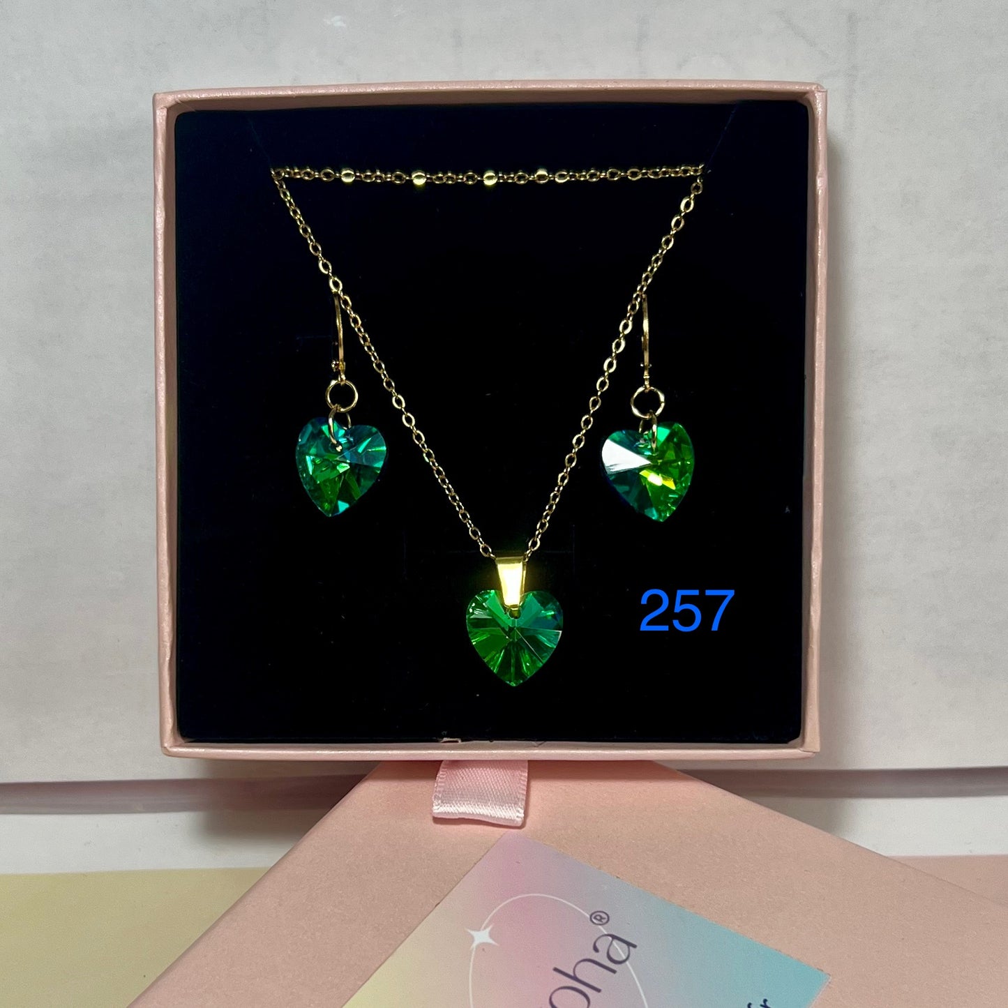 Parure Élégance Cœur Cristal – Collier & Boucles d’Oreilles en Acier Inoxydable (Boîte Cadeau Incluse)