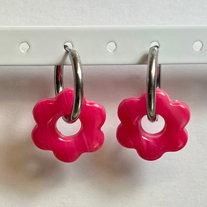 Pampilles Flora (20mm) – Paires de fleurs en pâte polymère (sans créoles)
