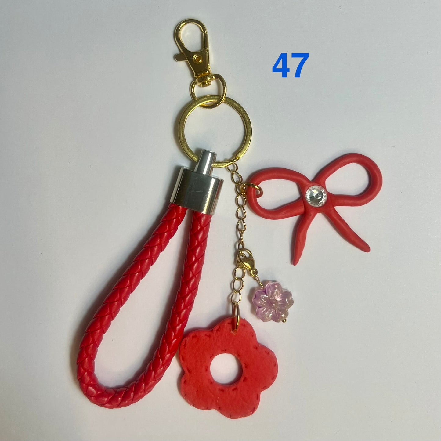 ✨ Bijou de Sac et Porte-Clés Fantaisie – Accessoire Tendance avec Breloques