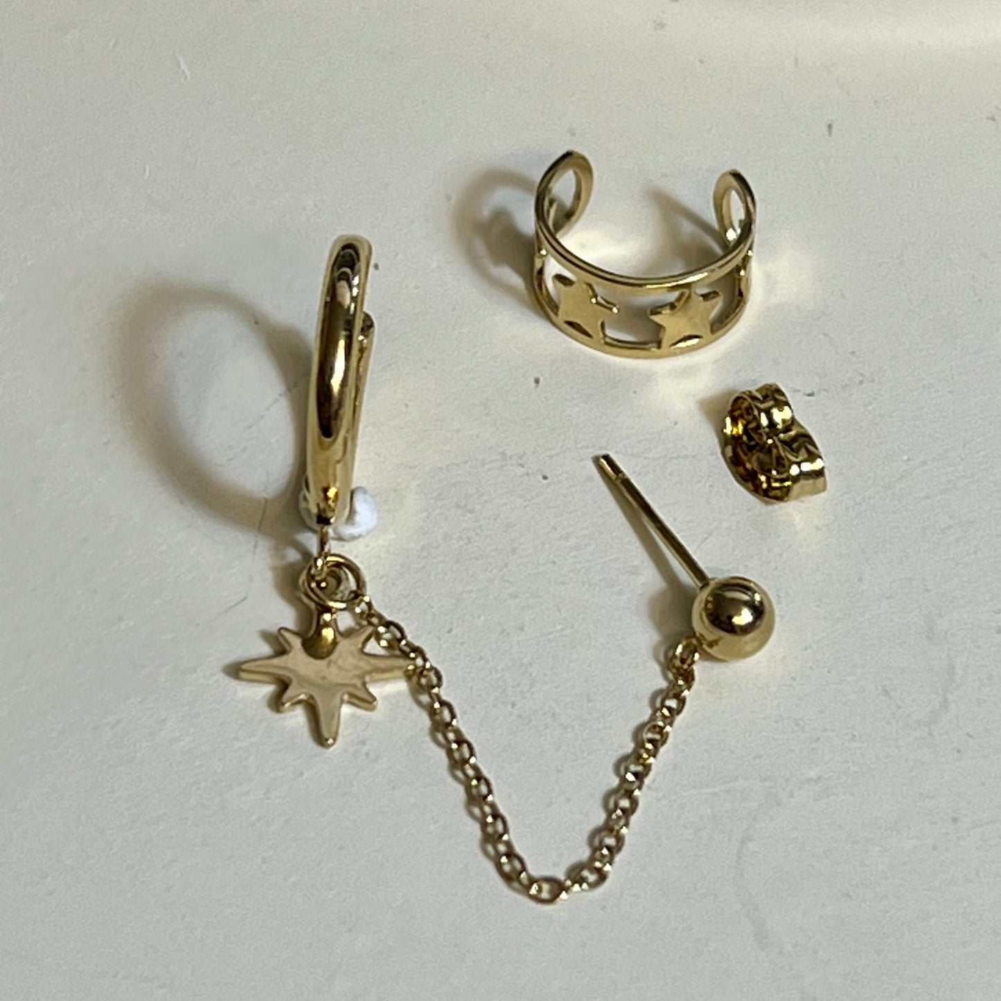 Mono Boucle d’Oreilles et Bague d'oreilles en Acier Inoxydable B052 – Doré ou Argenté | Hypoallergéniques et Résistantes à l’Eau