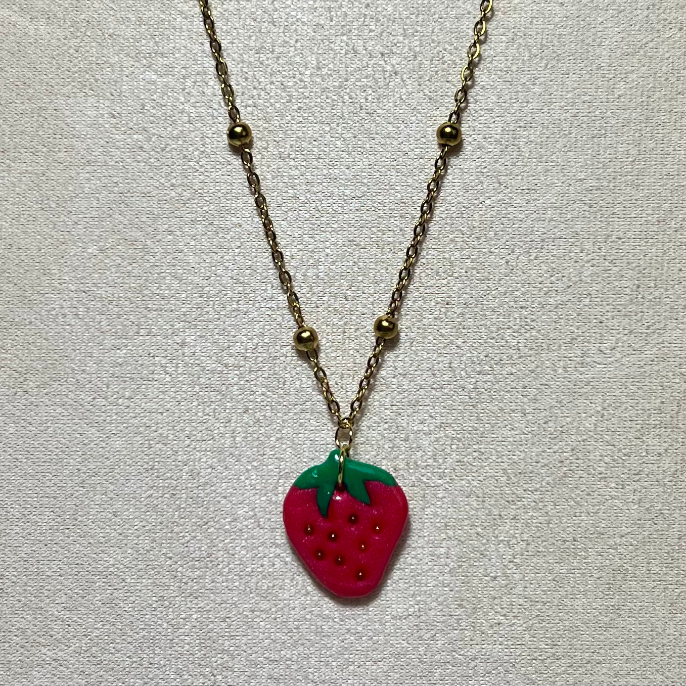Collier fraise doré fruité artisanal