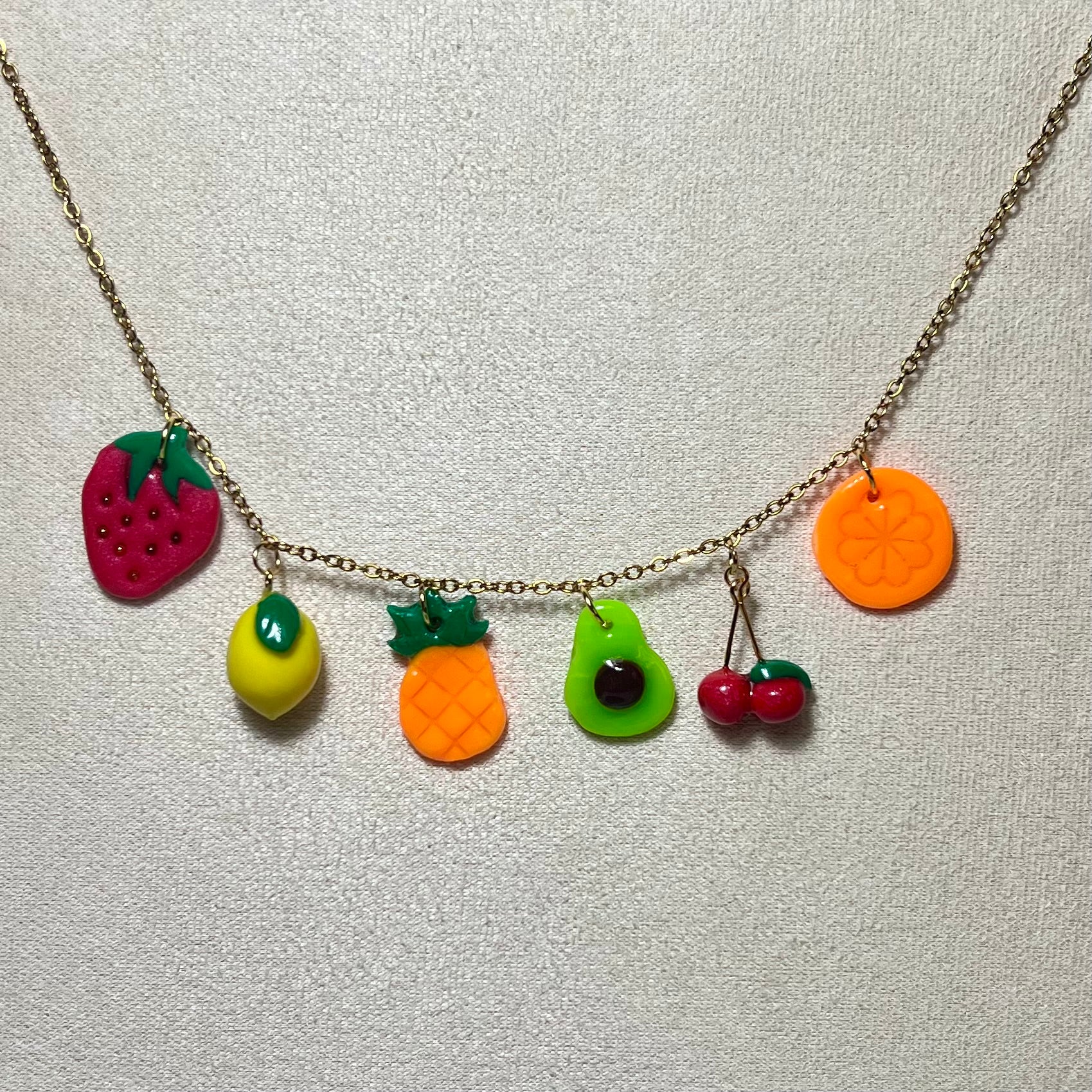 Collier multi-fruits doré coloré en acier inoxydable