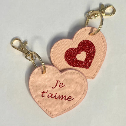 Porte-Clés Cœur “Je t’aime” en Simili Cuir – Bijou de Sac et Porte-Clés Mousqueton Doré