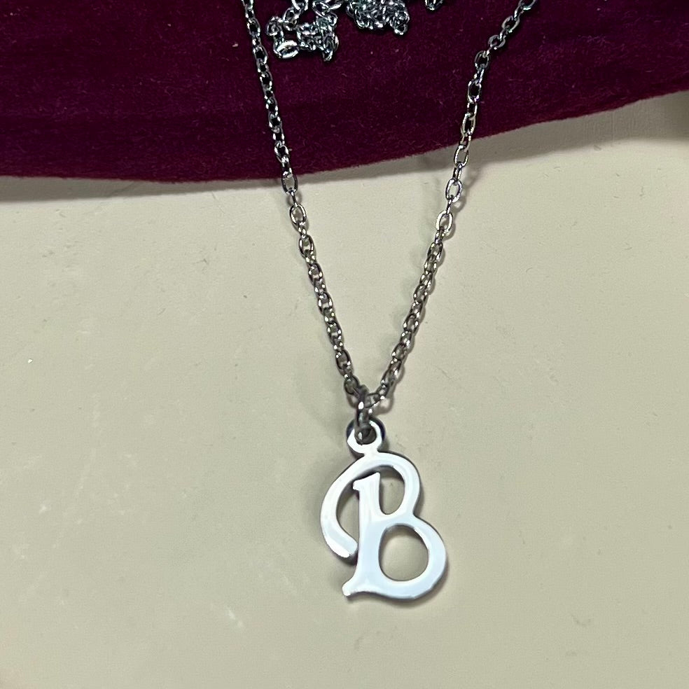 Collier Lettre Initiale en Acier Inoxydable – Doré ou Argenté | Cadeau Personnalisé à Petit Prix