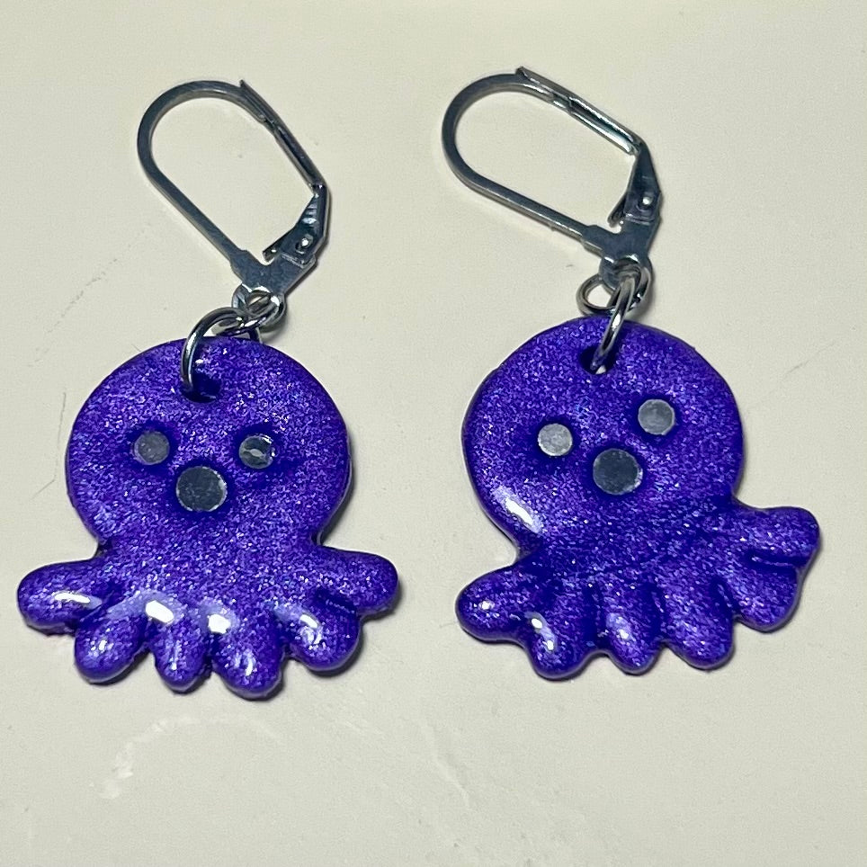 Boucles d'Oreilles Poulpy – Bijou marin fait main en acier inoxydable et pâte polymère métallisée (4 coloris)