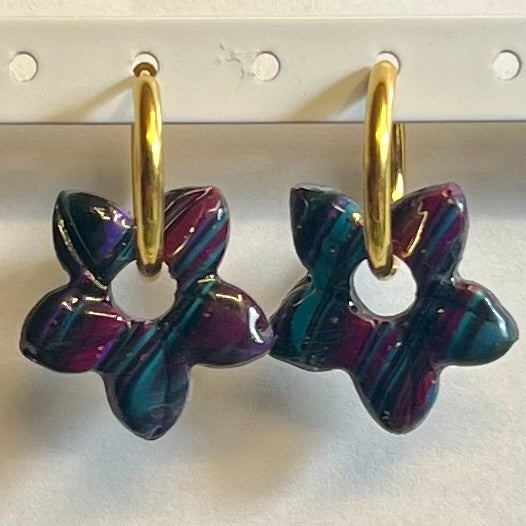 Pampilles Moana (25mm) – Fleurs de tiaré en pâte polymère (vendues par paires, sans créoles)