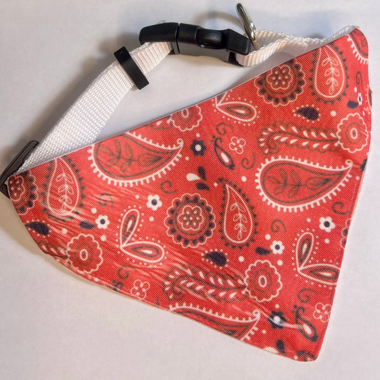 Bandana B005 pour Chien et Chat Réglable – Foulard Animal Coloré avec Anneau pour Médaille