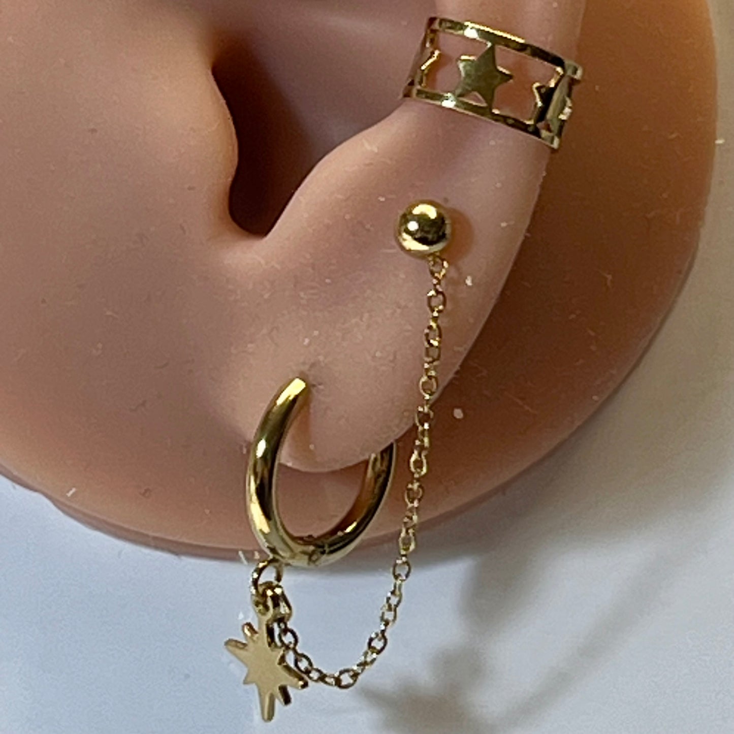 Mono Boucle d’Oreilles et Bague d'oreilles en Acier Inoxydable B052 – Doré ou Argenté | Hypoallergéniques et Résistantes à l’Eau