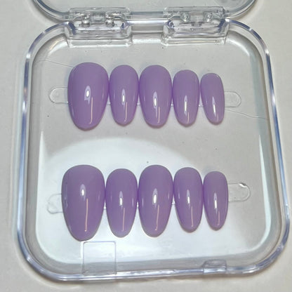 Press On Nails Kokoha modèle 007 oval lilas dans leur boîte