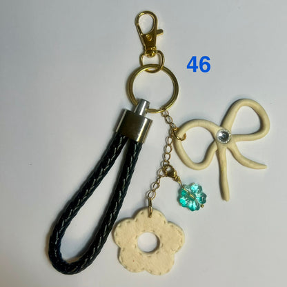 ✨ Bijou de Sac et Porte-Clés Fantaisie – Accessoire Tendance avec Breloques