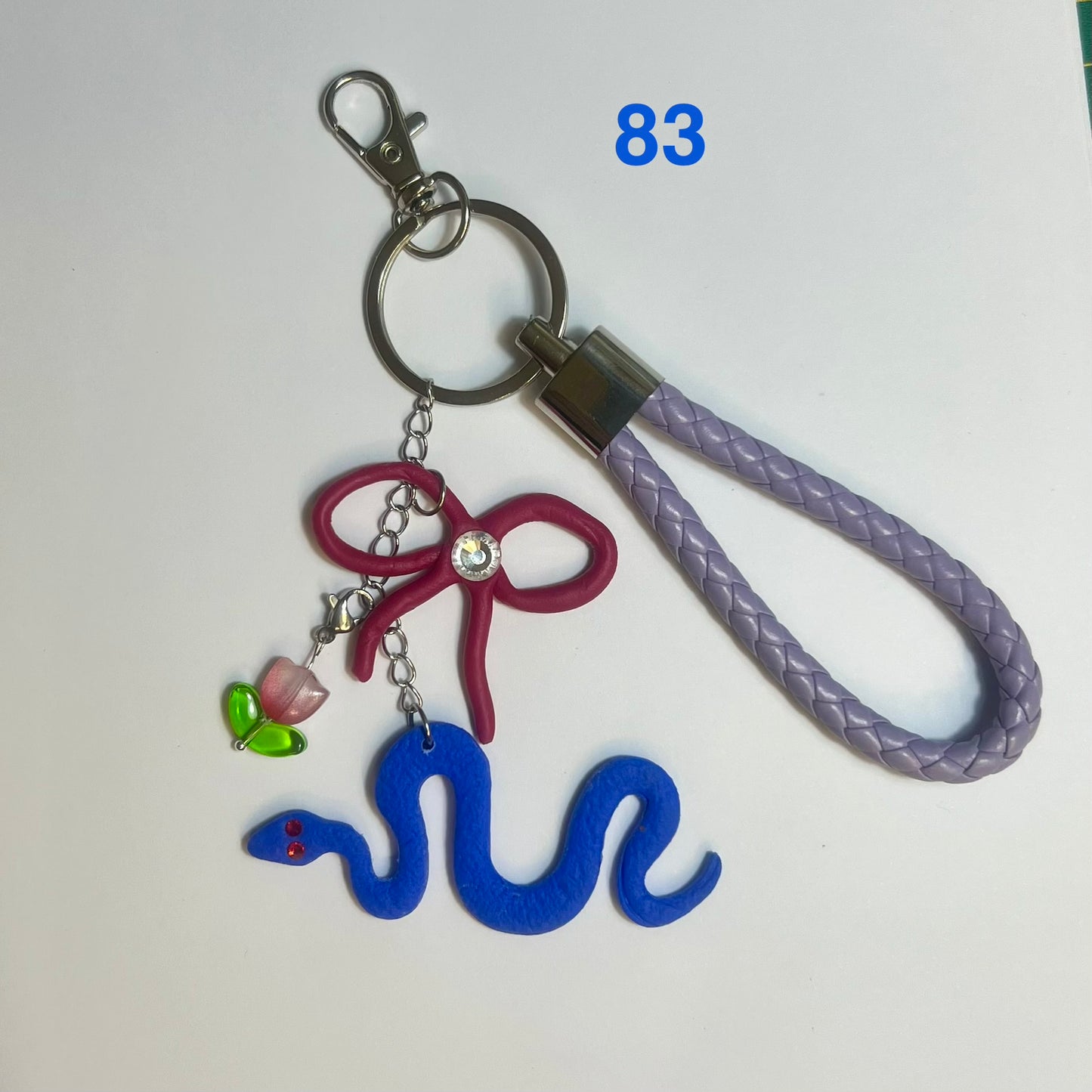 ✨ Bijou de Sac et Porte-Clés Fantaisie – Accessoire Tendance avec Breloques