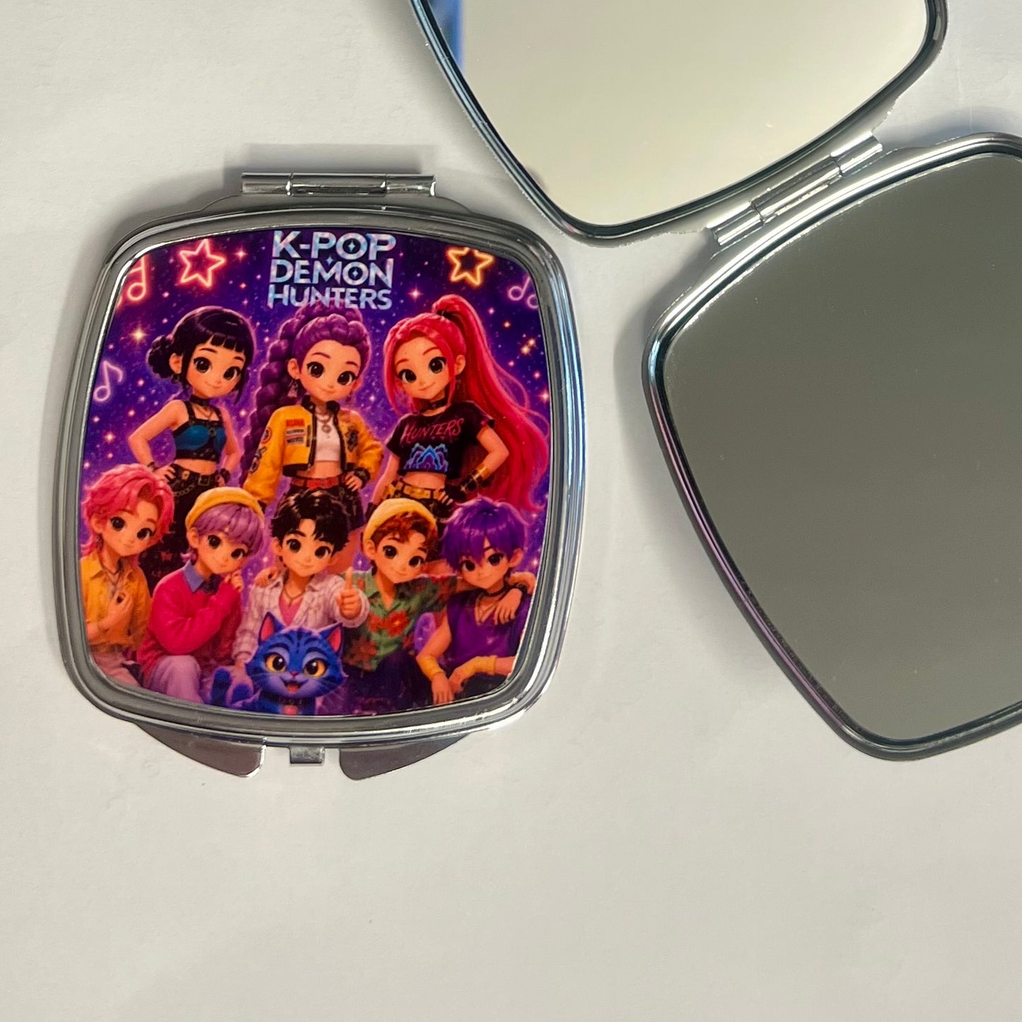 Petit Miroir de Poche Design M006 Héros – Miroir Compact Portable et Original