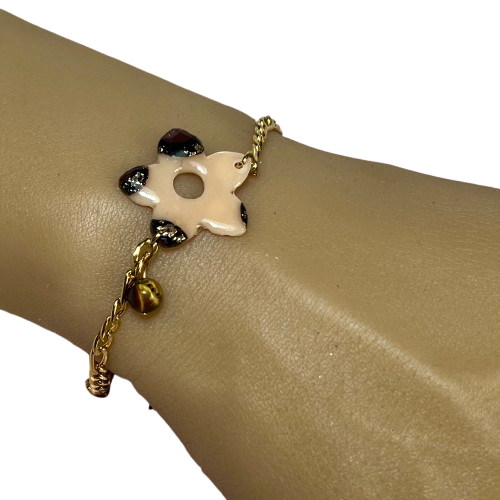 Bracelet Moana – Fleur léopard en pâte polymère, perle d'oeil de tigre et chaîne inoxydable ajustable