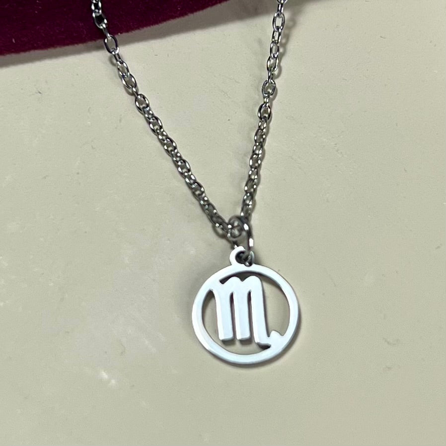 Collier Signe Astrologique en Acier Inoxydable – Doré ou Argenté | Bijou Astre Personnalisé à Petit Prix