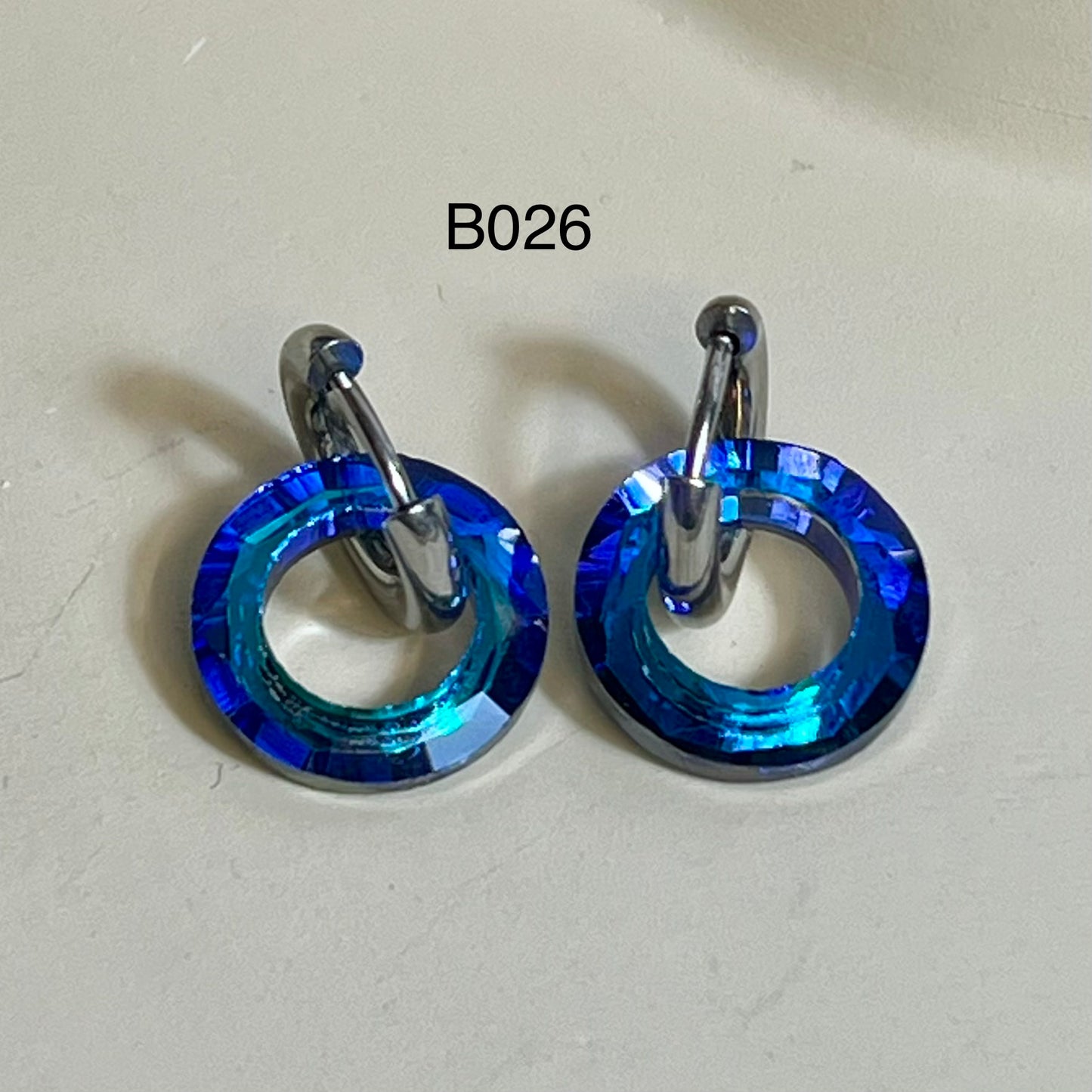 Boucles d’Oreilles en Acier Inoxydable B026 – Doré ou Argenté | Hypoallergéniques et Résistantes à l’Eau