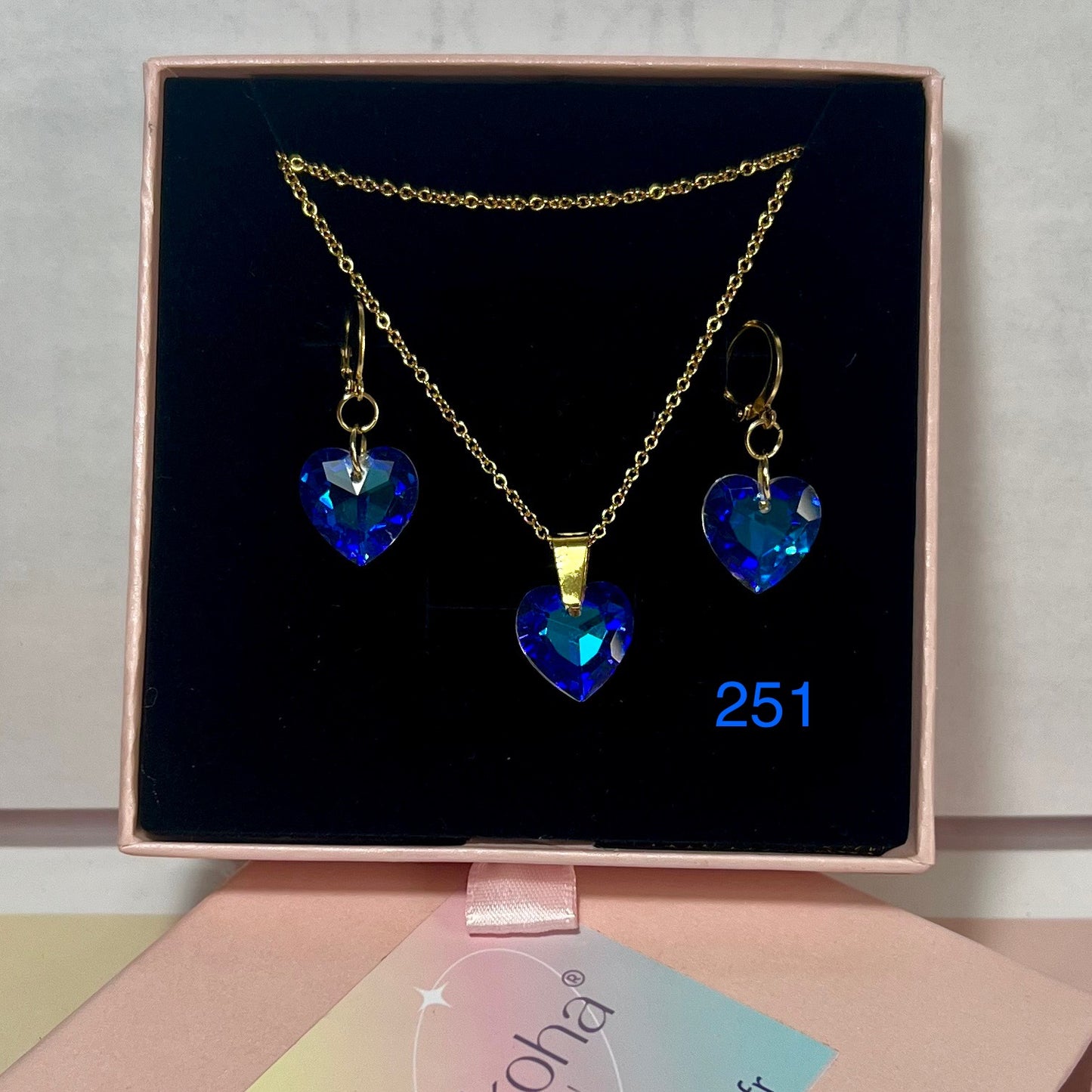 Parure Élégance Cœur Cristal – Collier & Boucles d’Oreilles en Acier Inoxydable (Boîte Cadeau Incluse)