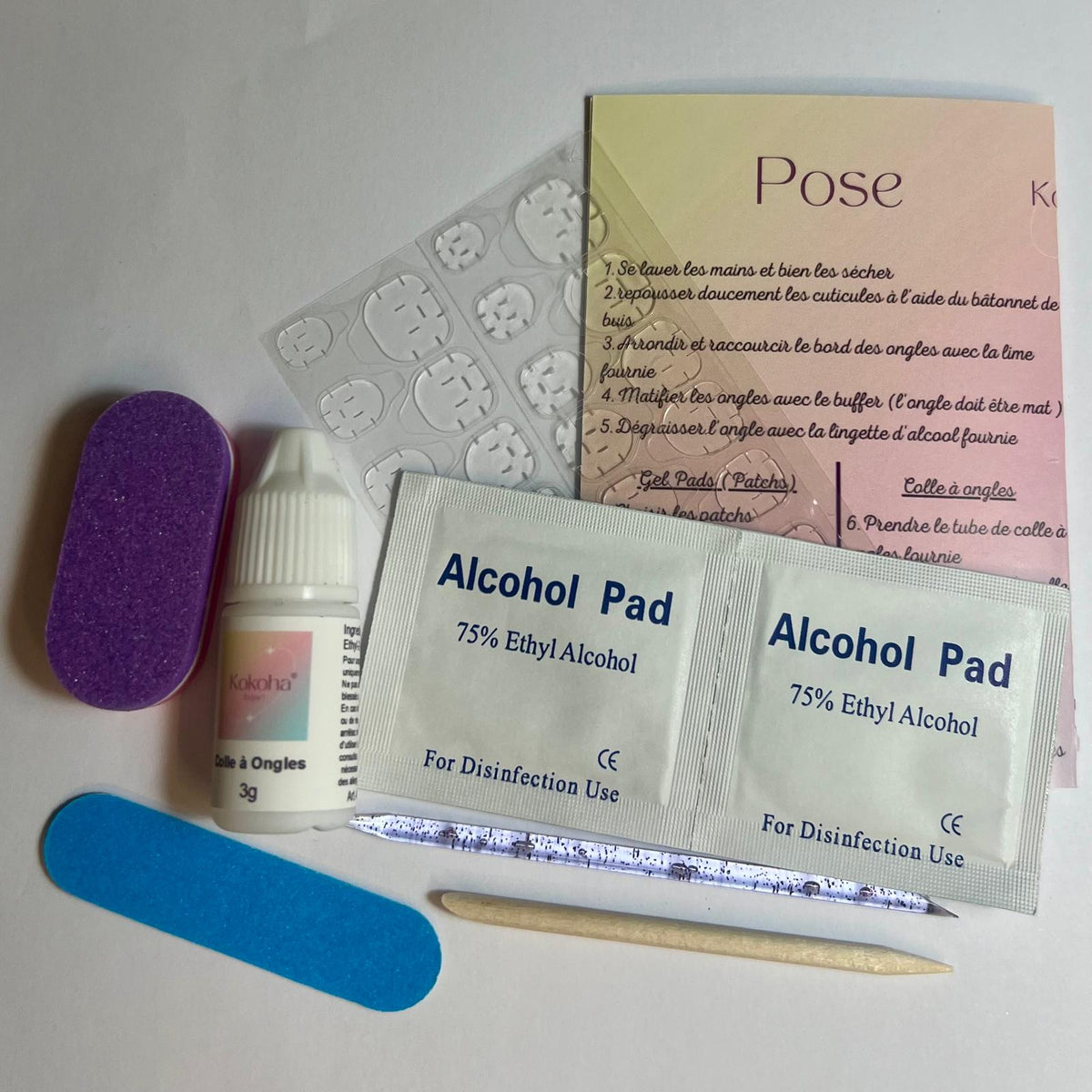 Kit Press On Nails Kokoha modèle 011 avec colle, Gel Pads, lime et accessoires de pose