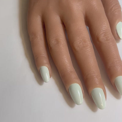 Vidéo des Press On Nails Kokoha modèle 009 Oval vert pastel portés