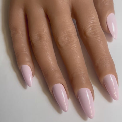 Vidéo des Press On Nails Kokoha modèle 006 amande rose pastel portés