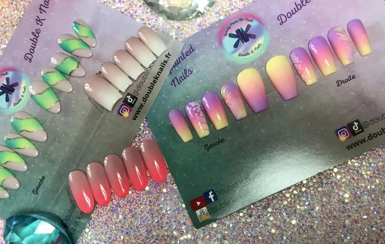 Trois ensembles d'ongles artificiels avec différents motifs de dégradé de couleurs.